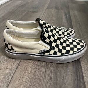 Van’s Classic Slip On (Women)